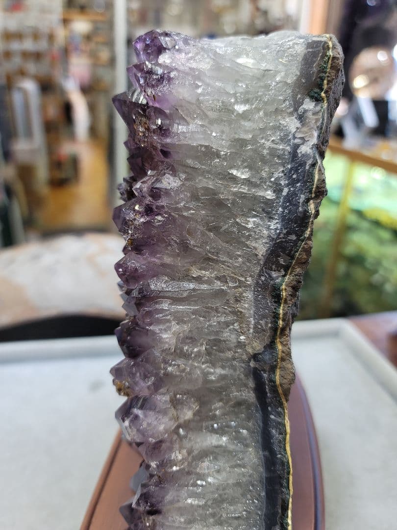 フラワーアメジスト　台付き