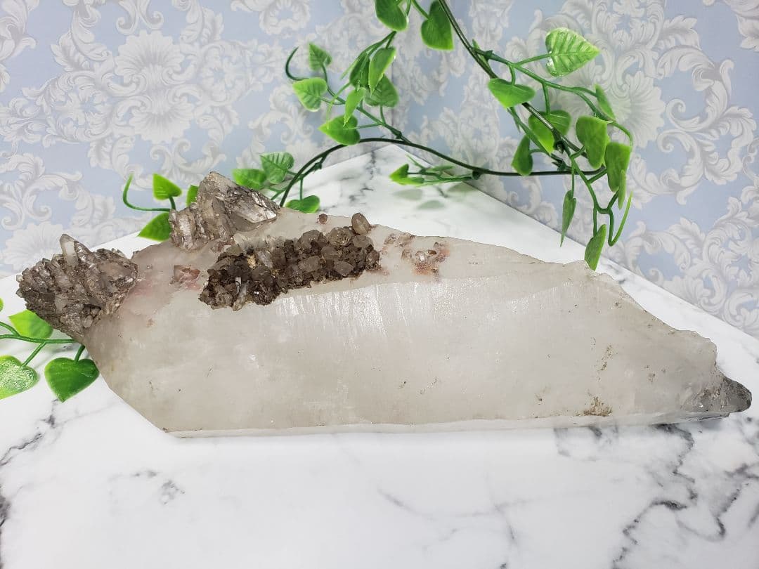 【希少】重厚✰巨大ポイント 天然水晶-with-ライトニングクォーツ