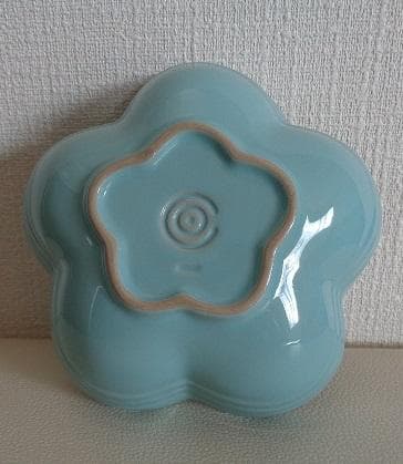 ル クルーゼ フラワーディッシュ・販売終了品レア！ティーカップ２客セット【新品】