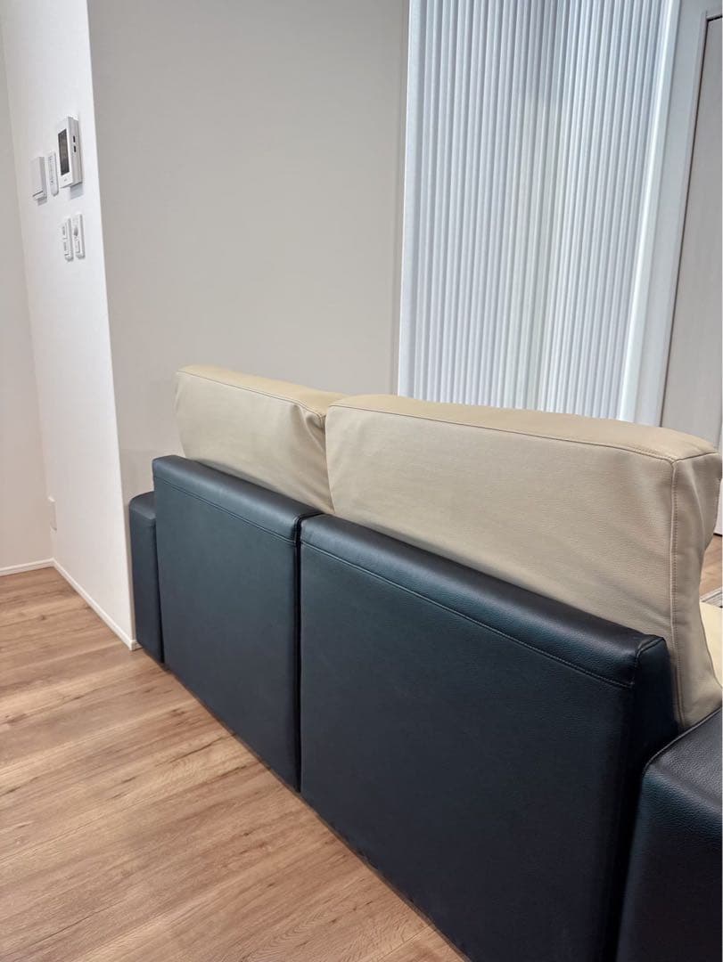 東京インテリア オーダー カウチ ソファー 黒白 シンプル おしゃれ 2人掛け