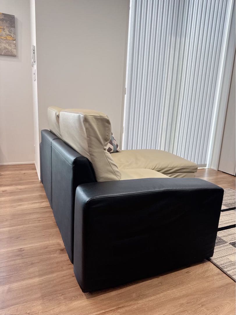 東京インテリア オーダー カウチ ソファー 黒白 シンプル おしゃれ 2人掛け