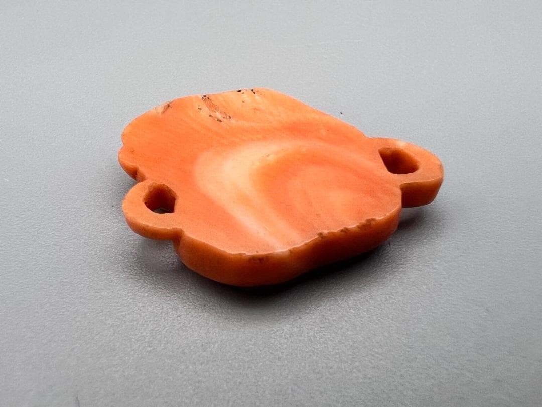 本珊瑚　モモ珊瑚　猿の顔　幅約22mm　重量約2g