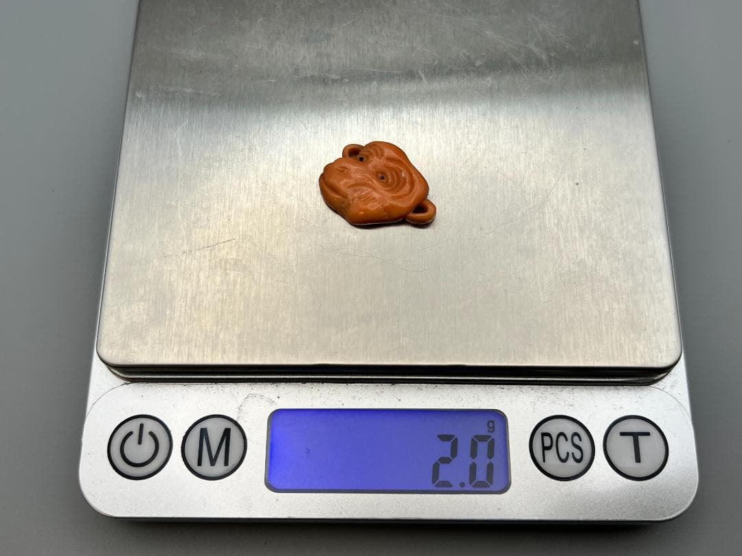 本珊瑚　モモ珊瑚　猿の顔　幅約22mm　重量約2g