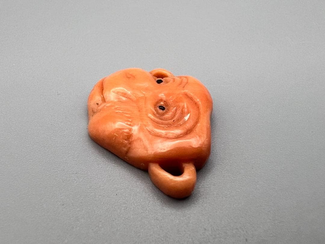 本珊瑚　モモ珊瑚　猿の顔　幅約22mm　重量約2g