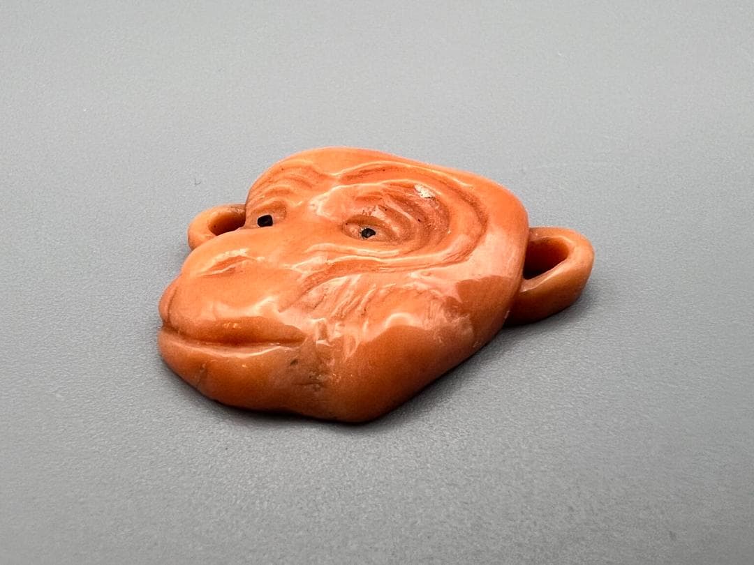 本珊瑚　モモ珊瑚　猿の顔　幅約22mm　重量約2g