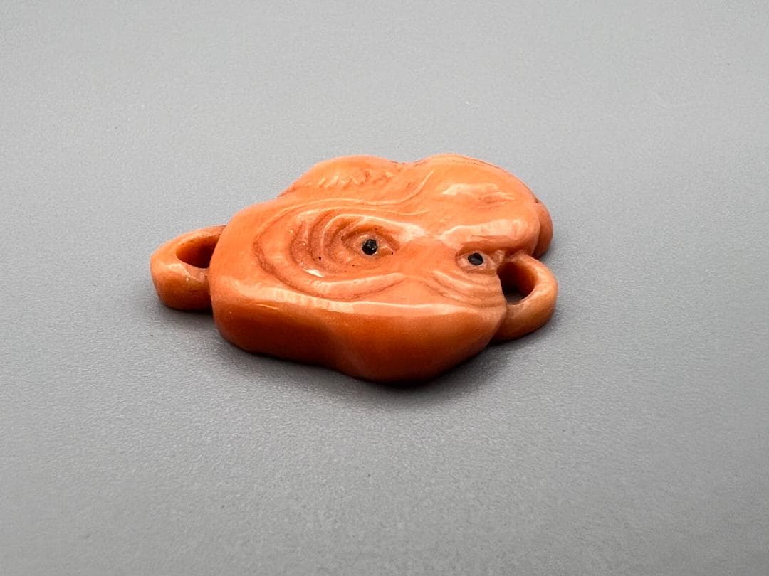 本珊瑚　モモ珊瑚　猿の顔　幅約22mm　重量約2g