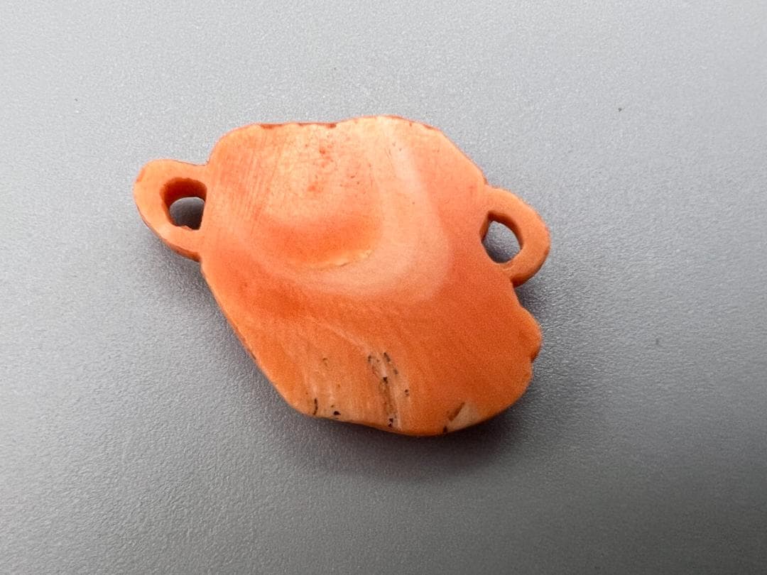 本珊瑚　モモ珊瑚　猿の顔　幅約22mm　重量約2g