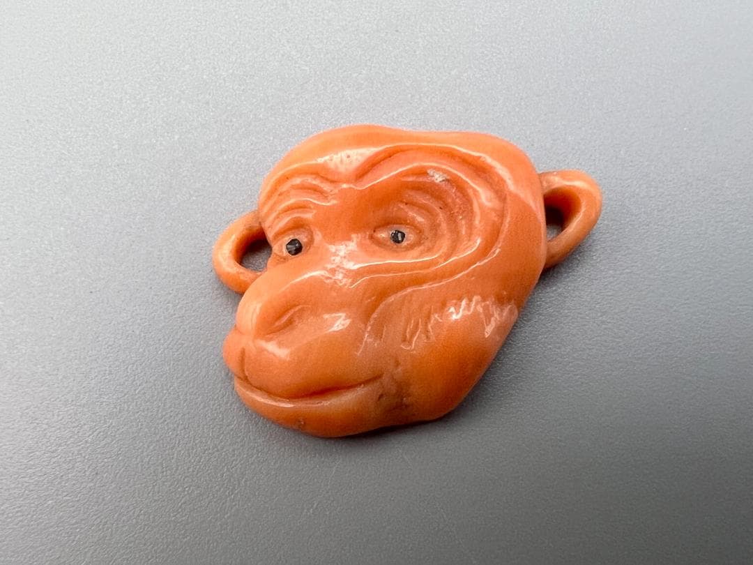 本珊瑚　モモ珊瑚　猿の顔　幅約22mm　重量約2g