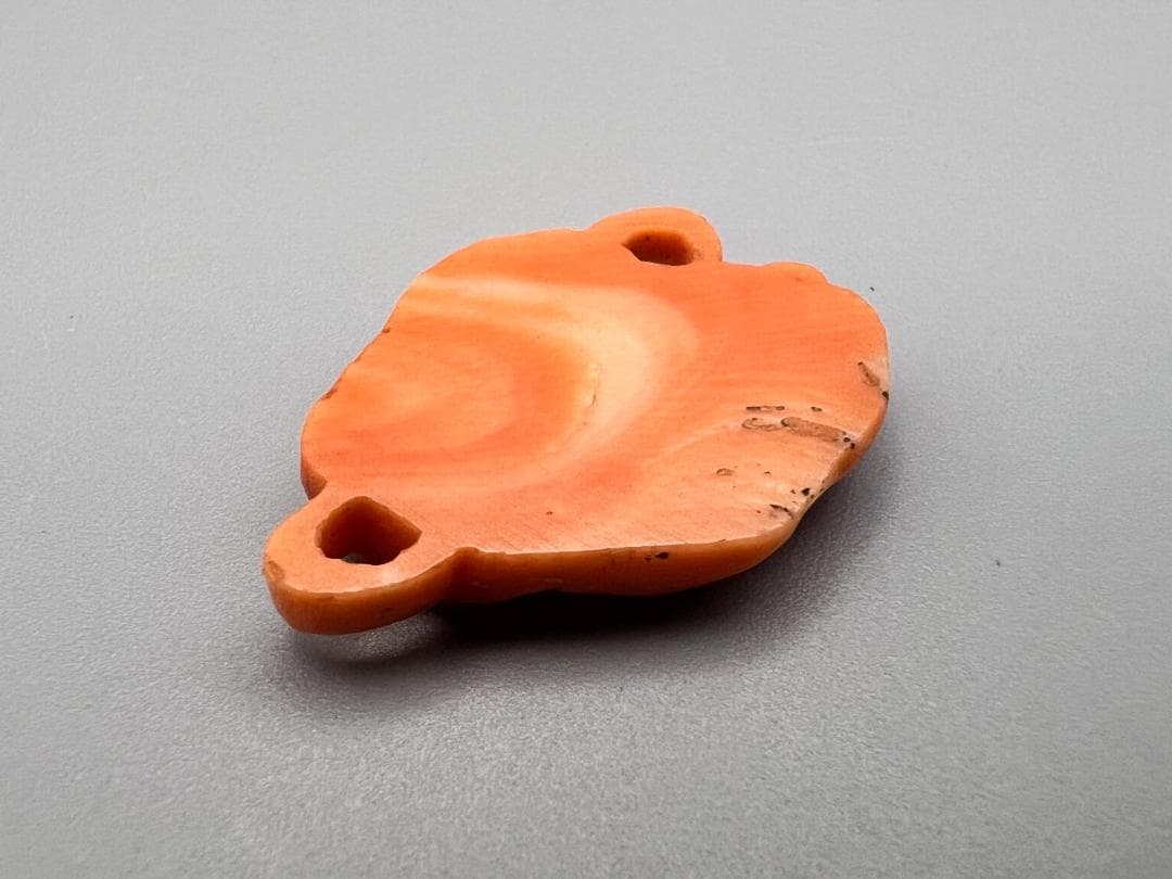 本珊瑚　モモ珊瑚　猿の顔　幅約22mm　重量約2g