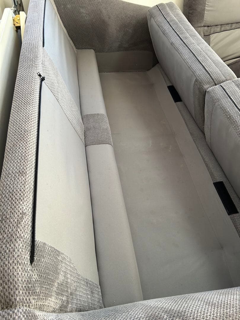 内容変更お値下げ　グレー クッション付きソファ　３人かけ　ニトリ