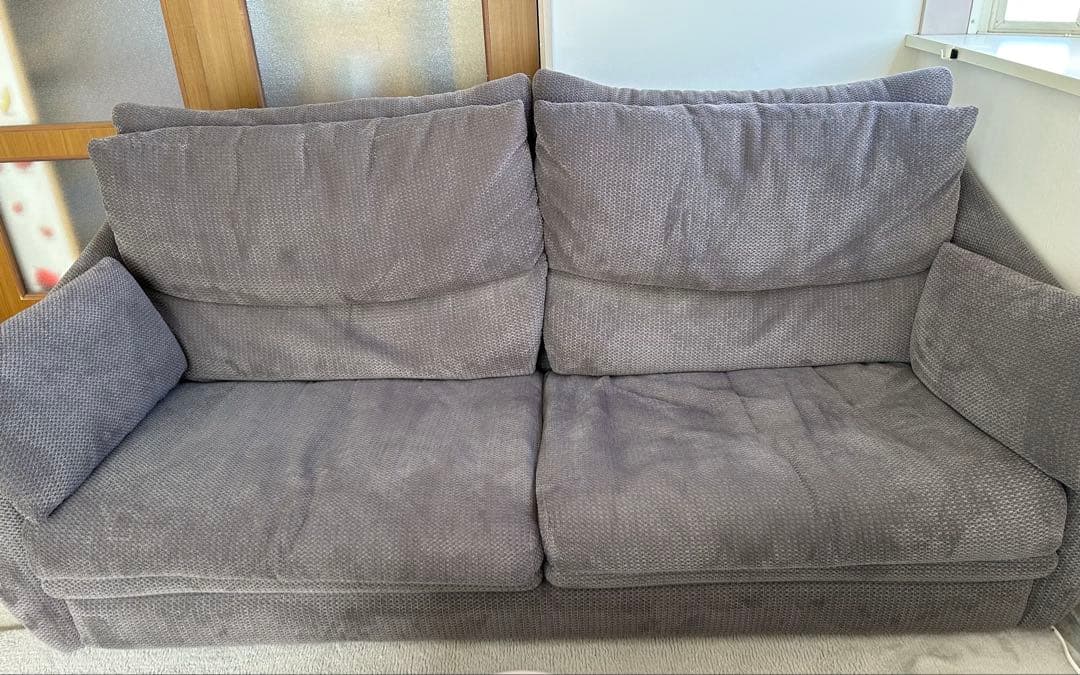 内容変更お値下げ　グレー クッション付きソファ　３人かけ　ニトリ