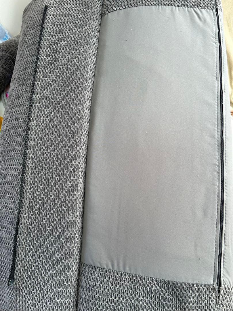 内容変更お値下げ　グレー クッション付きソファ　３人かけ　ニトリ