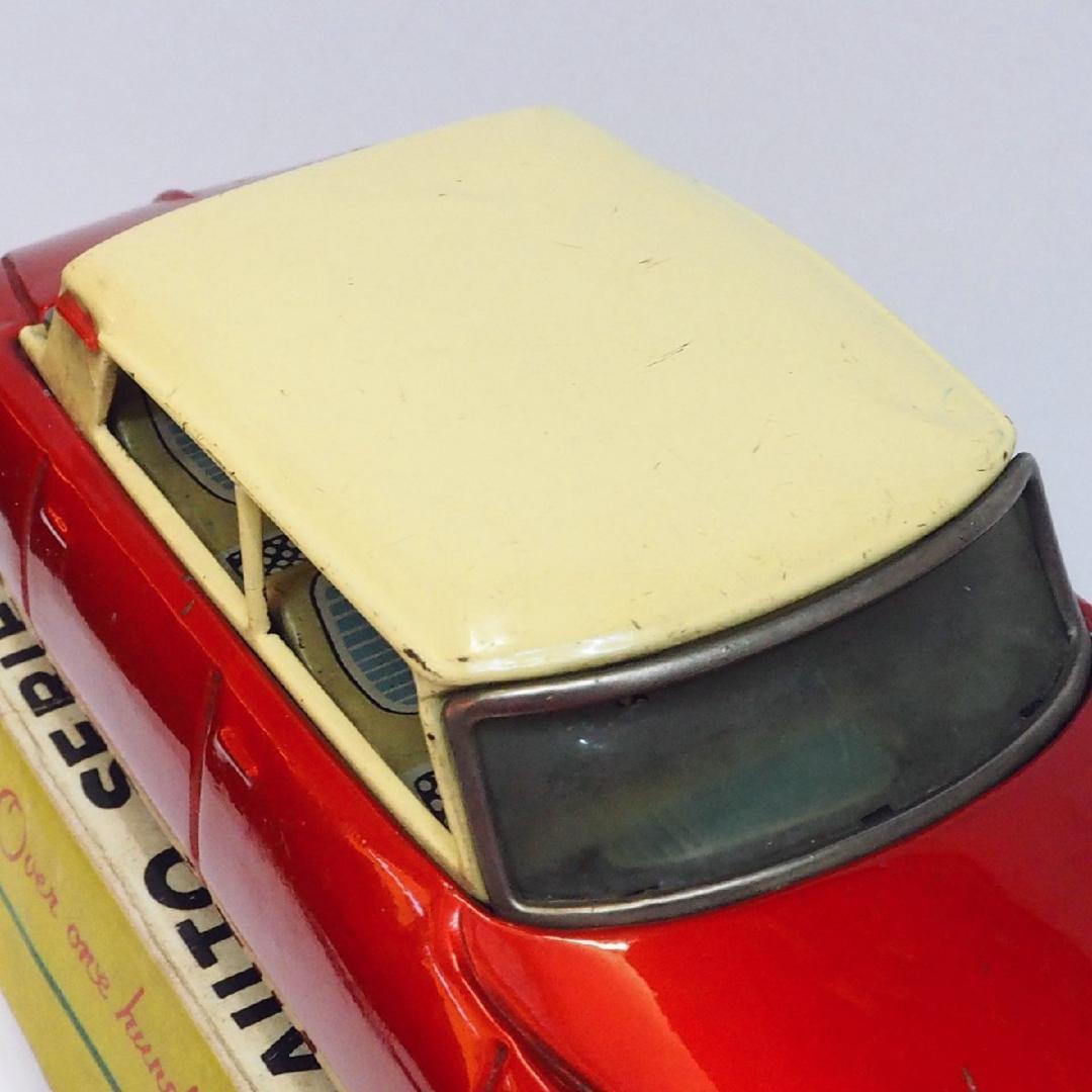 萬代屋【シトロエンDS19赤レッド】ブリキ tin toy car【箱はコピー】