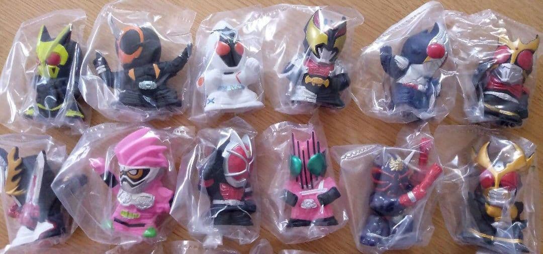 仮面ライダーキッズ　リバイス登場編　コンプリートセット　ソフビ人形　フィギュア