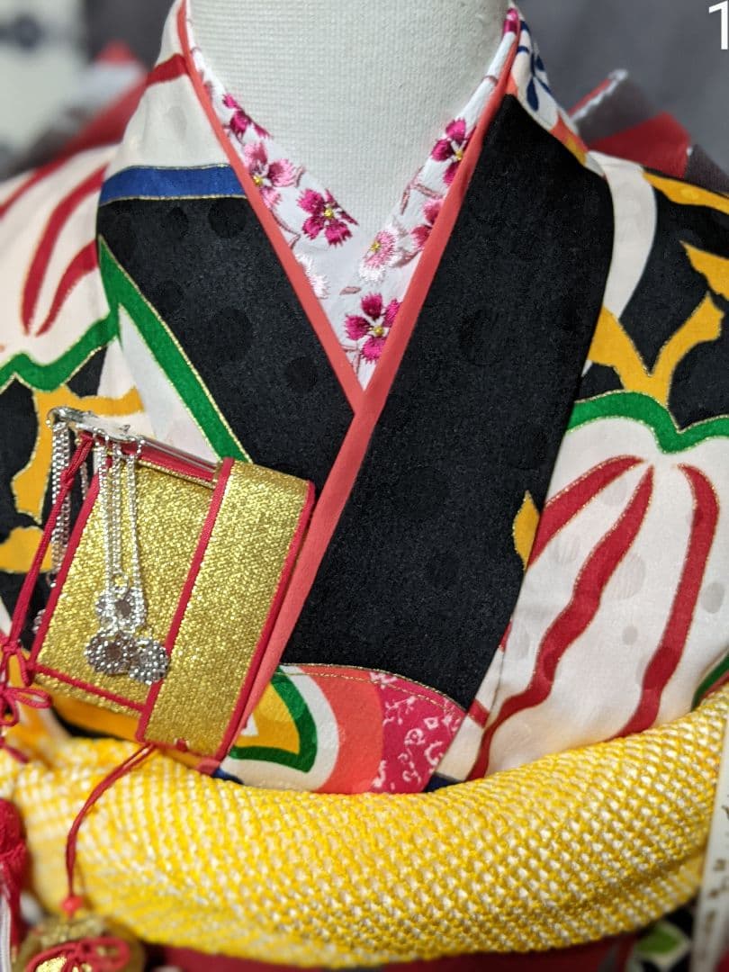 未使用美品七五三　モダンアンテナ着物のみの出品です★７歳