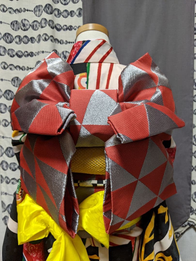 未使用美品七五三　モダンアンテナ着物のみの出品です★７歳