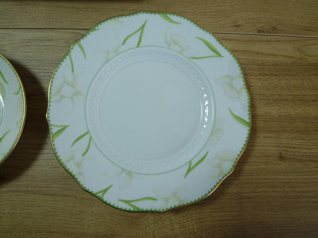 リチャードジノリ ナルチーゾ ティーカップ＆ソーサーと プレート