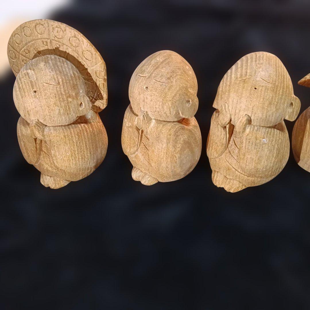 160.アイヌ木彫制作の六体仏像風彫刻 極小品