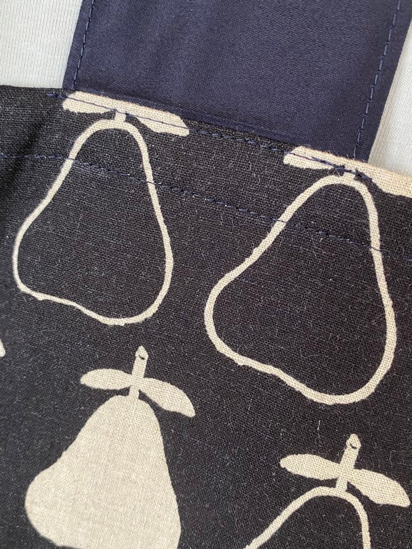 【 可愛いエプロン 】handmade●M〜Ｌ●R5.15梨ブラック