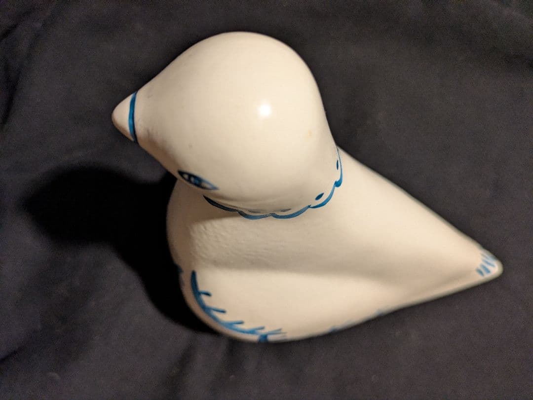 皆川明作 青い装飾の陶器製鳥の置物