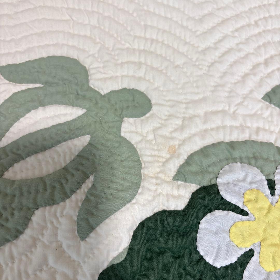 ハワイアンキルト 花と葉のデザインキルト