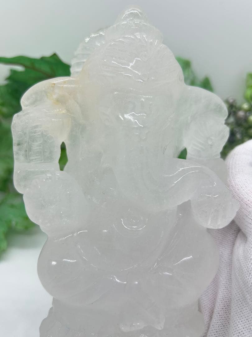 天然石ミルク水晶ガネーシャ置物　No.924