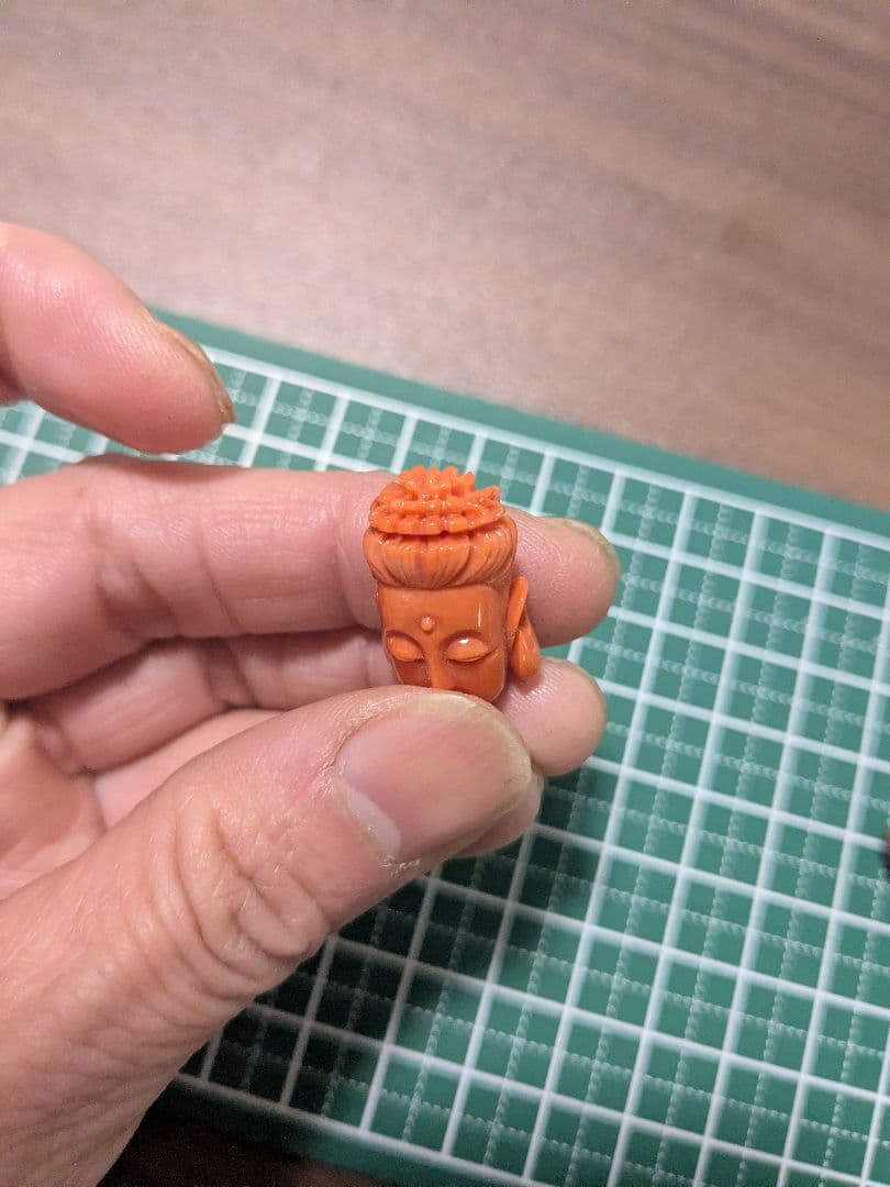 赤珊瑚 観音様彫刻ペア - メルカリ