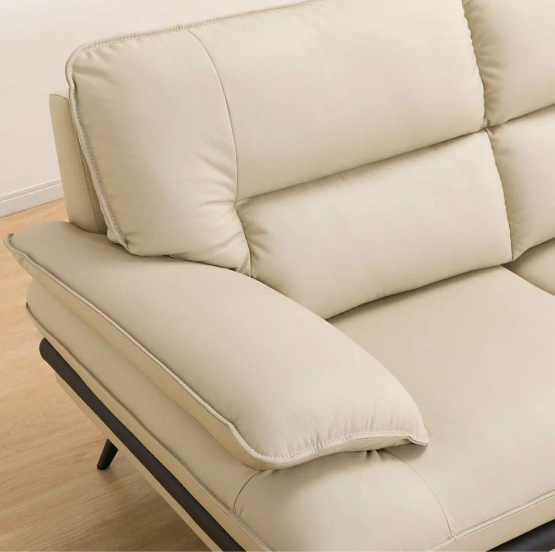 クリーム色 ロングソファ クッション付き