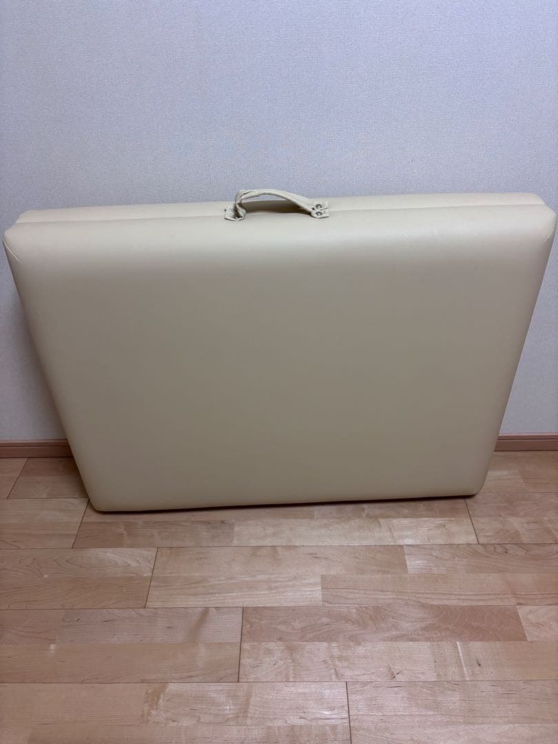 施術ベッド折りたたみベッド クリーム色 合成皮革