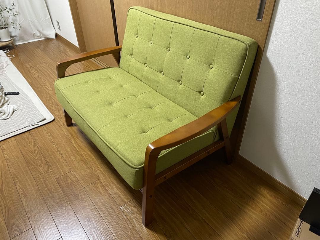 緑色のモダンソファ