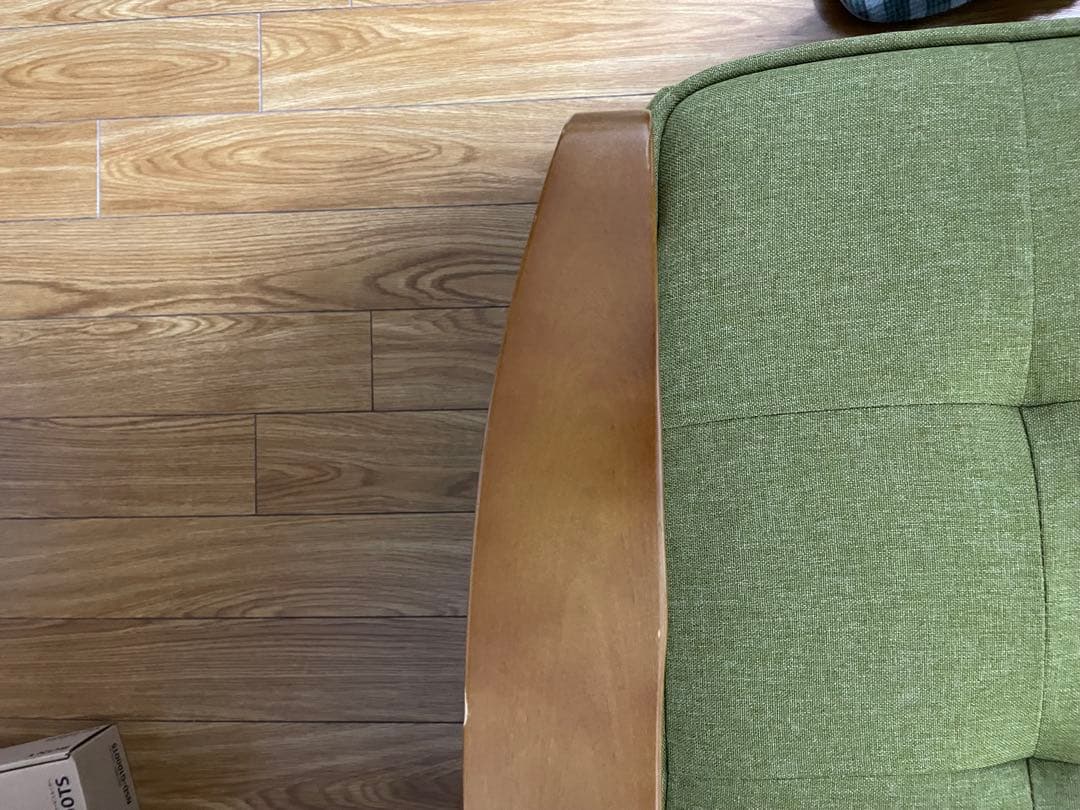 緑色のモダンソファ
