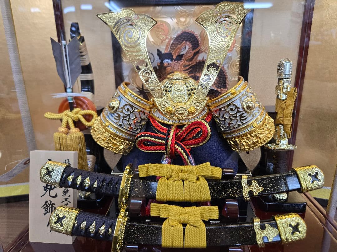 【展示品限り】五月人形　兜　鍬形　ケース飾り　※閉店セール　K23
