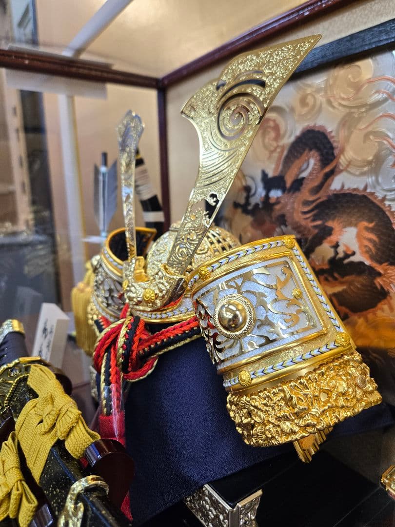 【展示品限り】五月人形　兜　鍬形　ケース飾り　※閉店セール　K23