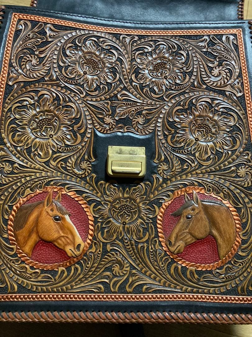手作り？馬　彫刻　ショルダーバッグ　カバン　ウエスタン　革製品　アンティーク馬具