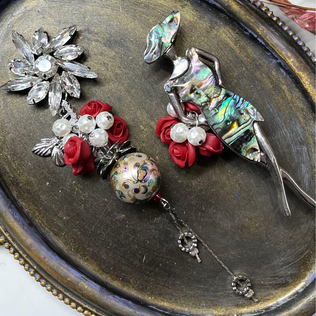 13 アバロンお洋服の女性と薔薇の花束＆転写ビーズピアスorイヤリング