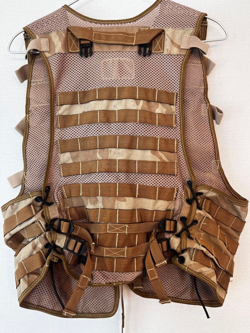 イギリス軍 砂漠迷彩DPM タクティカルベスト（ポーチ 7個付き）