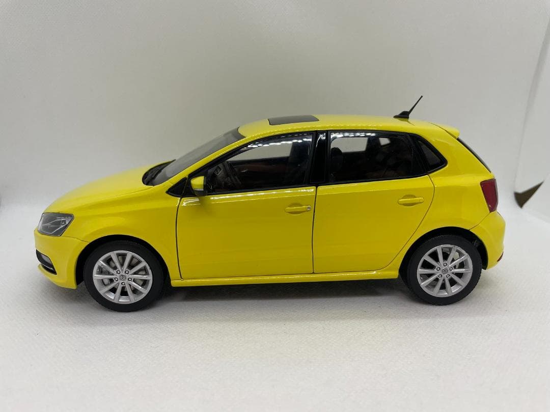 VW特注 1/18 フォルクスワーゲン VW New POLO イエロー - メルカリ