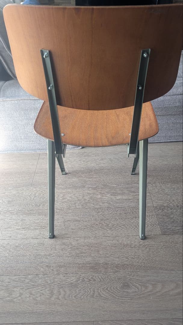 ガルファ二タス　モデルS16チェア　セメントグレイ