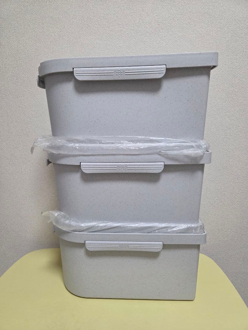 【新品・未使用】タッパーウェア キッチンキーパーハーフ 3個 + 専用トレイ2個