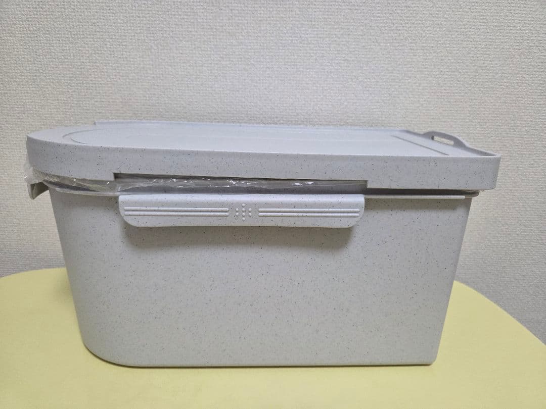 【新品・未使用】タッパーウェア キッチンキーパーハーフ 3個 + 専用トレイ2個