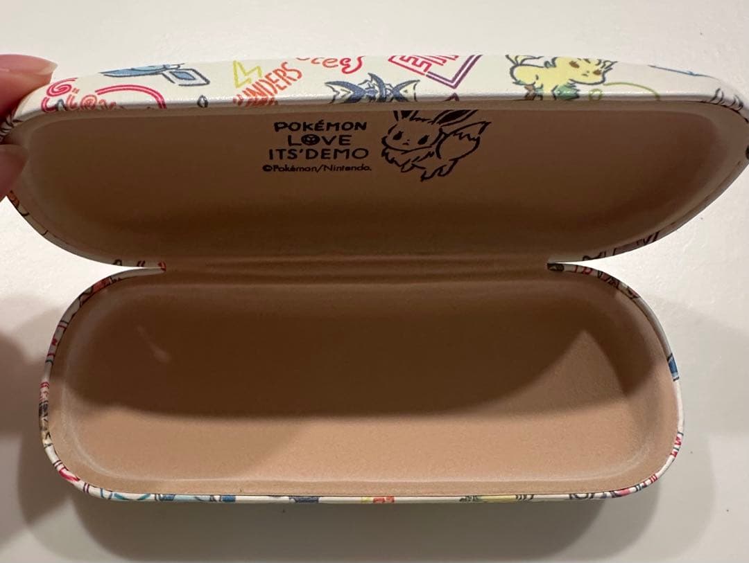 イッツデモ ポケモン ブイズ メガネケース メガネ拭き 2点セット