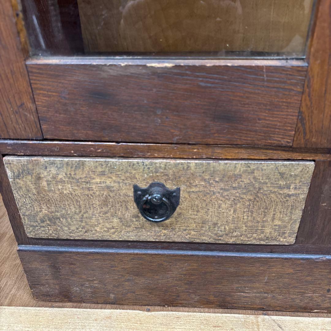 古い木製 ガラス扉キャビネット 古家具 飾り棚 収納棚 【送料込み】