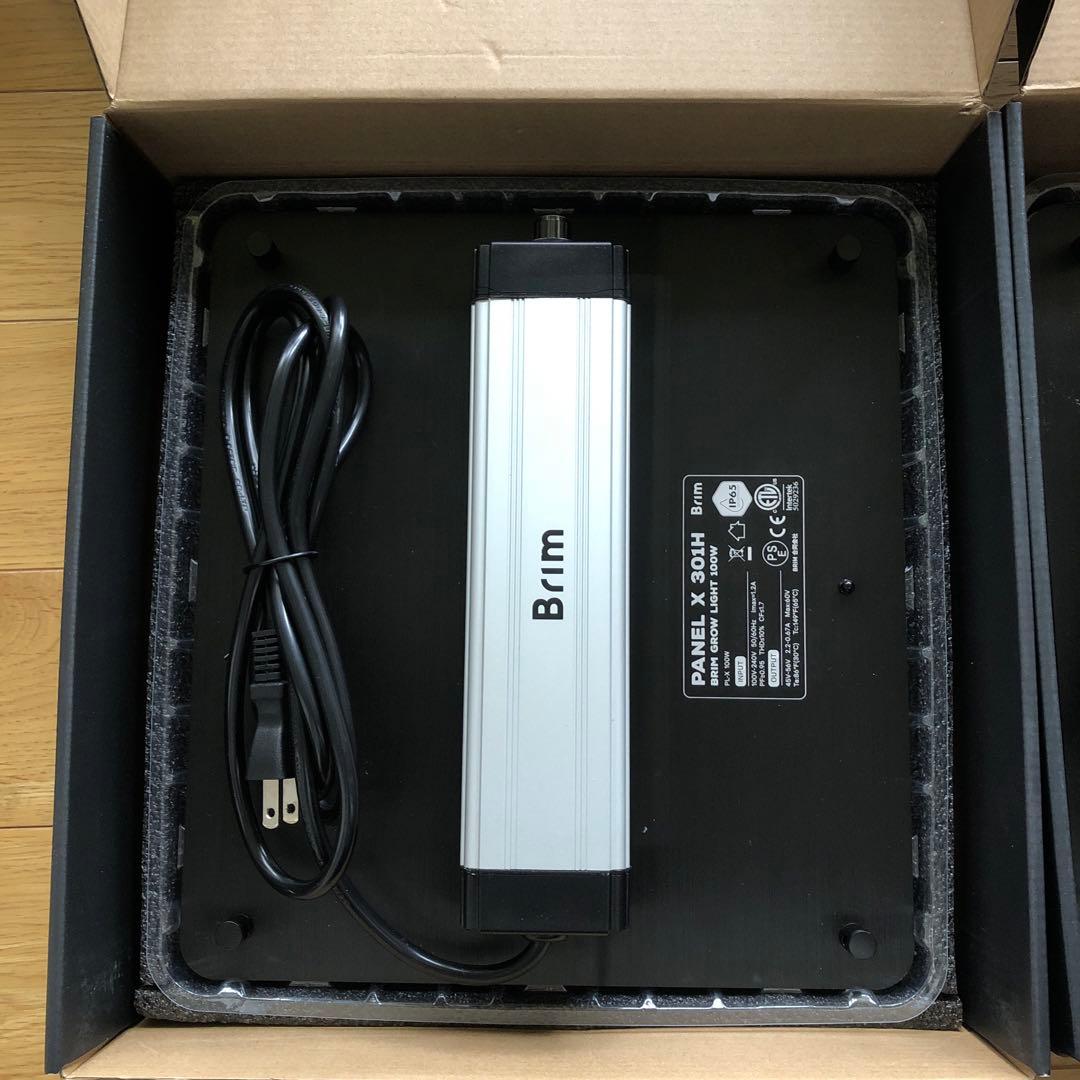 PANEL X PL-X 301H 4000K-4300K ２つ