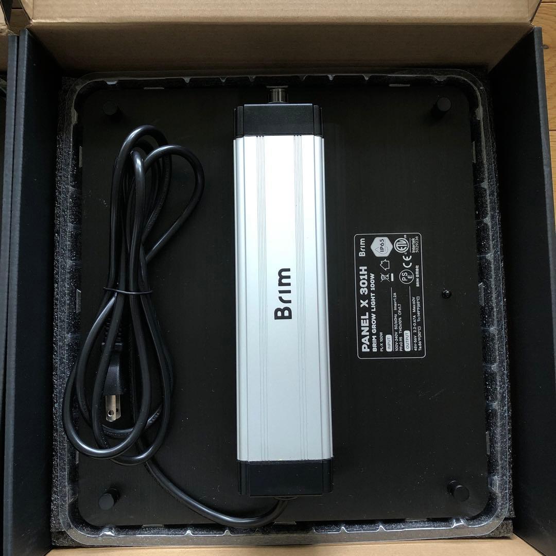 PANEL X PL-X 301H 4000K-4300K ２つ
