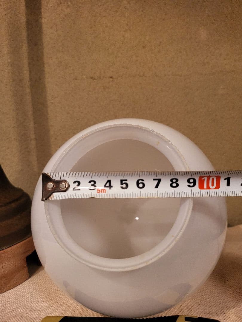 ブラケットライト　乳白色ガラス　電笠 付き