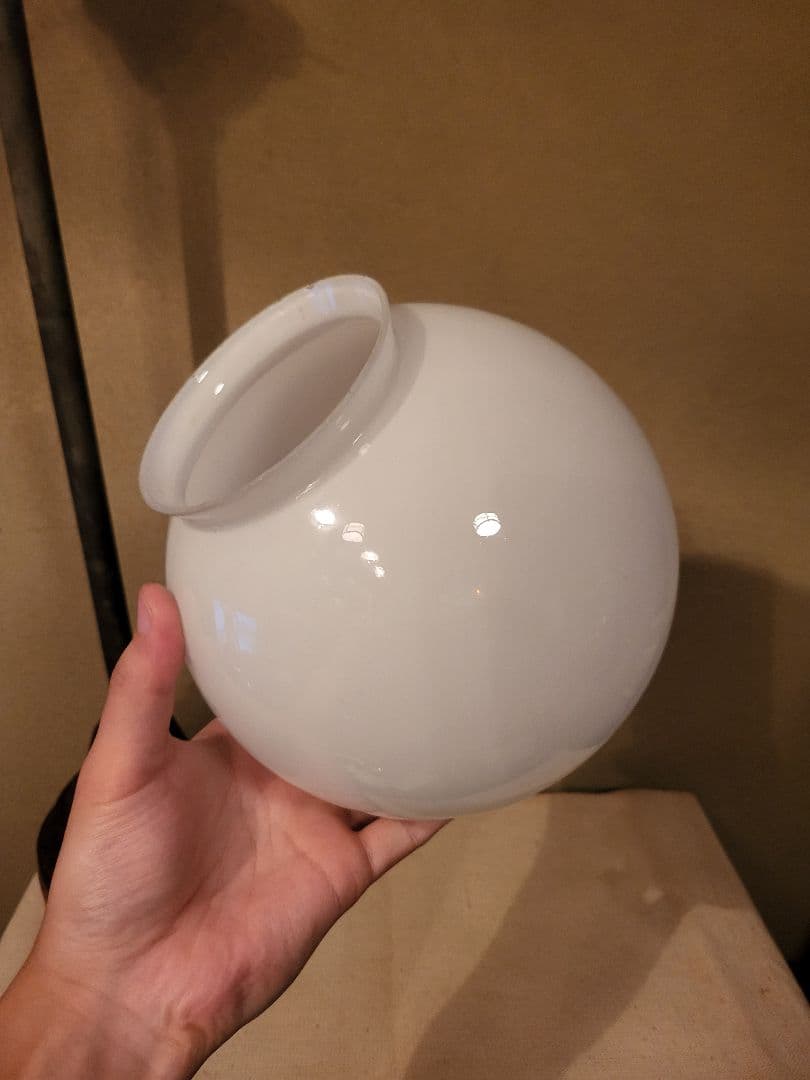 ブラケットライト　乳白色ガラス　電笠 付き