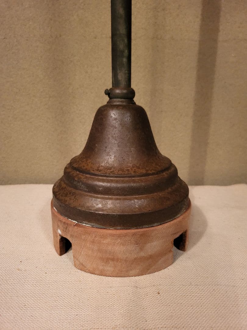 ブラケットライト　乳白色ガラス　電笠 付き