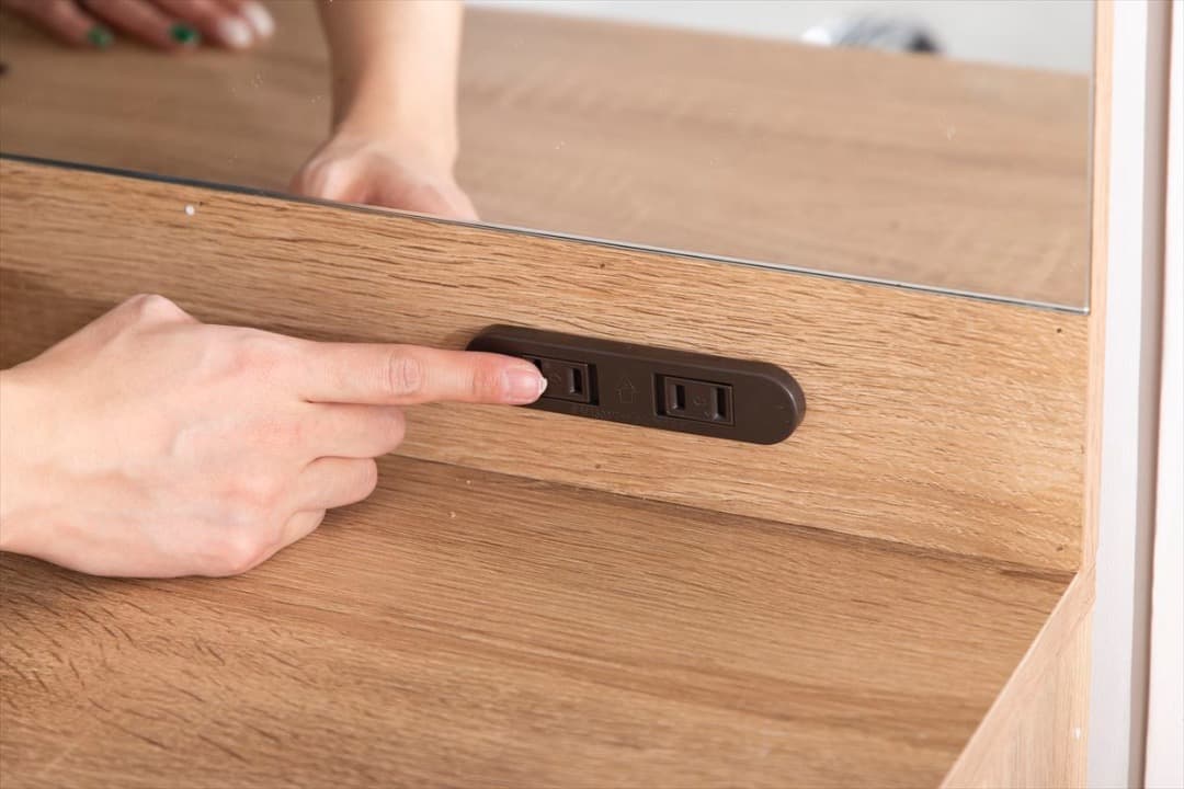 【送料無料】Elena ドレッサーセット スツール 椅子 コンセント付き