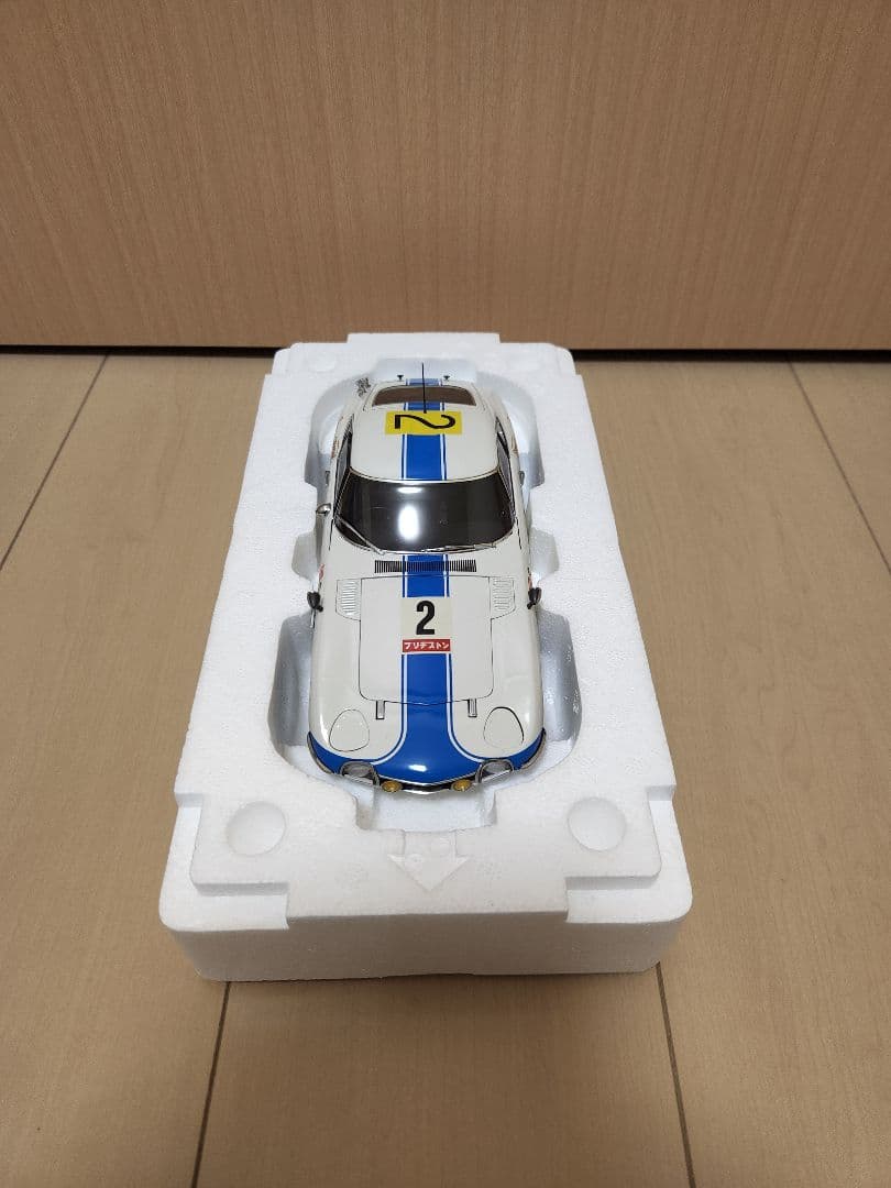 オートアート1/18トヨタ2000GT