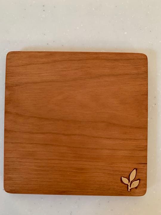 【新品】ハンドメイドチェリー木製コースター　5枚セット